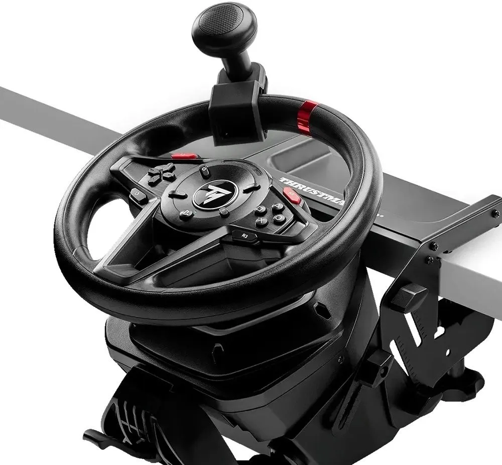 סט T128 SimTask הגה ודוושות מגנטיות למחשב ול-Xbox מבית Thrustmaster