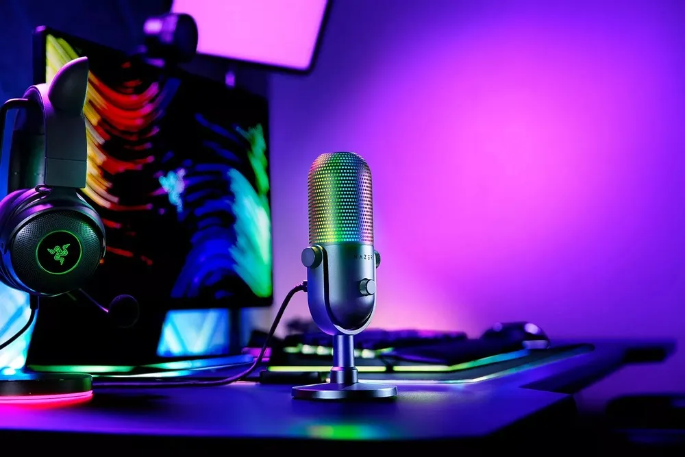 מיקרופון קונדנסר עם תאורת RGB לגיימרים עם תאורת Razer Seiren V3 Chroma – צבע שחור