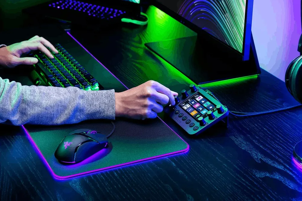 בקר מולטימדיה לסטרימינג Razer Stream Controller