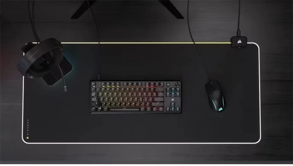מקלדת מכנית קצרה חוטית Corsair K70 Core TKL RGB
