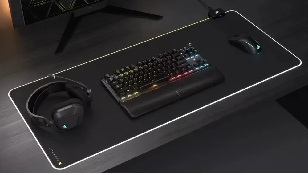 מקלדת גיימינג מכנית אלחוטית Corsair K70 Core TKL RGB