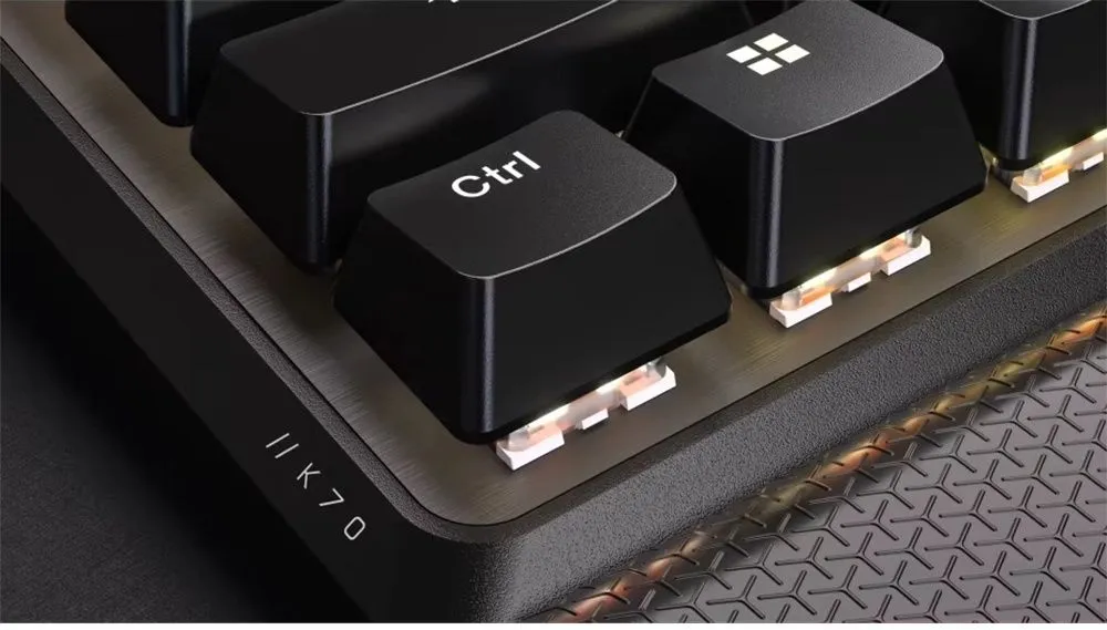 מקלדת גיימינג מכנית אלחוטית Corsair K70 Core TKL RGB