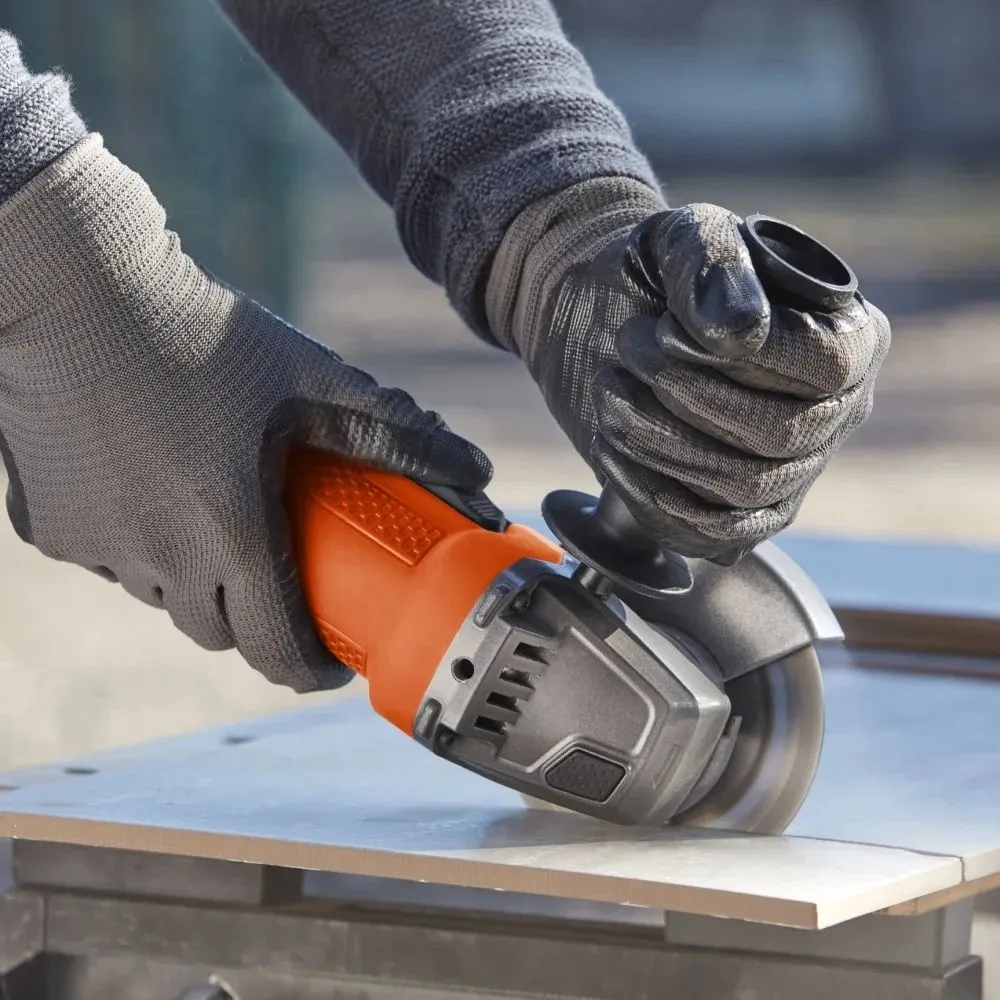 משחזת זוויתית חוטית Black+Decker BEG110-QS 750W