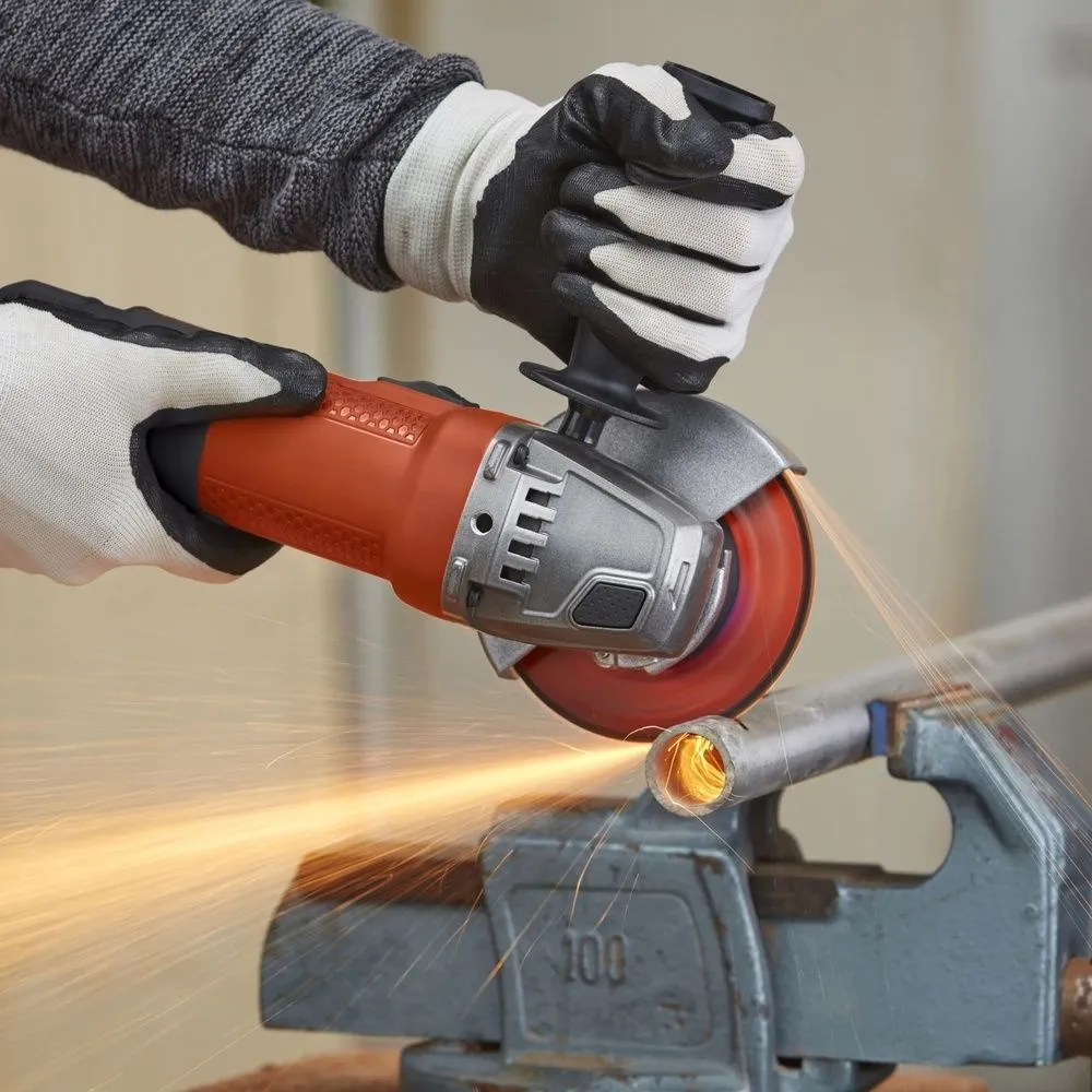 משחזת זוויתית חוטית Black+Decker BEG110-QS 750W