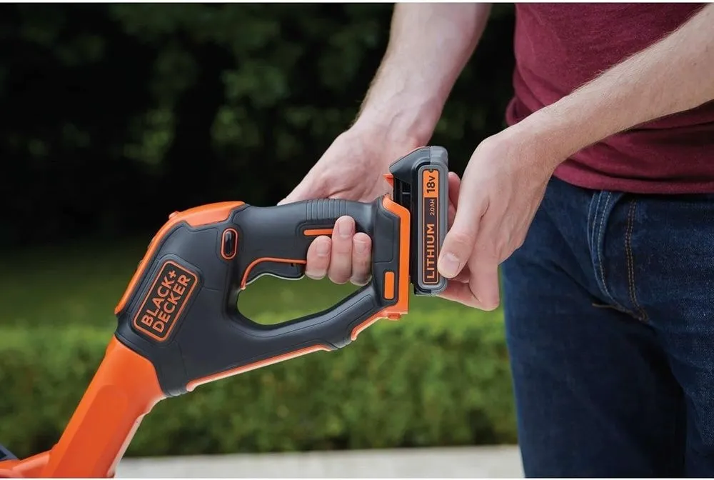 חרמש נטען כולל סוללת 2.0Ah ומטען Black+Decker STC1820PC-QW 18V