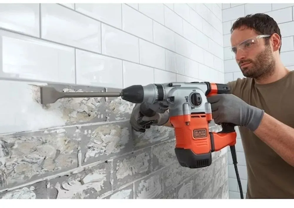 פטישון חשמלי כולל ארגז נשיאה ואביזרים Black+Decker BEHS03K-QS 1250W SDS-Plus