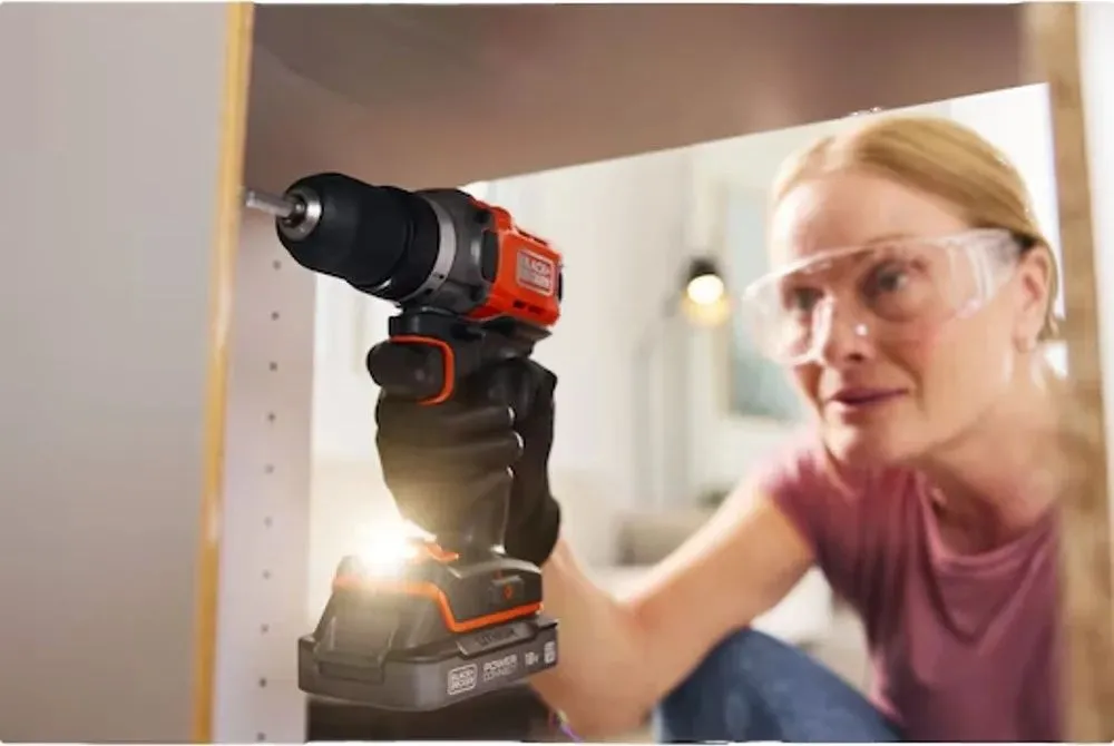 מברגה / מקדחת פוטר 18V + סוללת 2Ah + מטען Black+Decker BCD382D1XC-QW