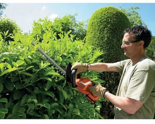גוזם גדר נטען 45 ס"מ כולל סוללת 2.0Ah ומטען Black+Decker GTC1845L20-QW 18V
