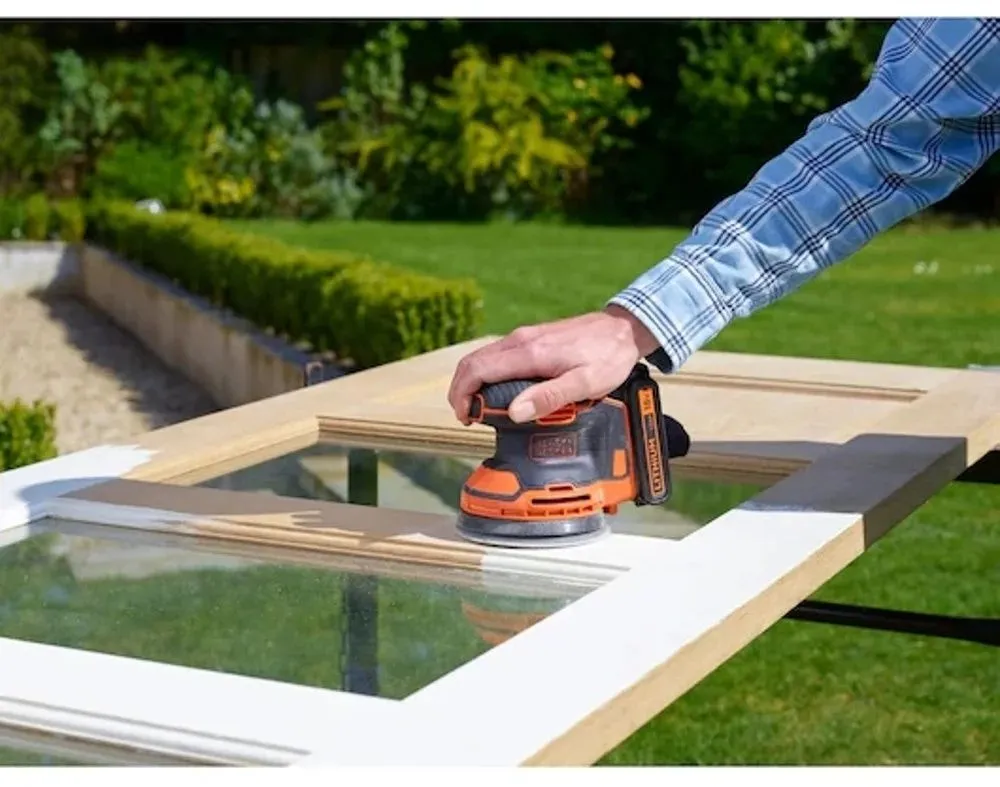 מלטשת אקצנטרית נטענת 125 מ"מ / 5 אינץ' Black+Decker BDCROS18N-XJ 18V – גוף בלבד