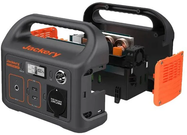 תחנת כוח ניידת עוצמתית דגם Explorer 240 מבית Jackery