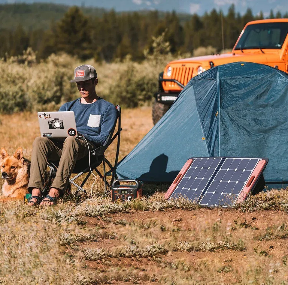 תחנת כוח ניידת עוצמתית דגם Explorer 240 מבית Jackery