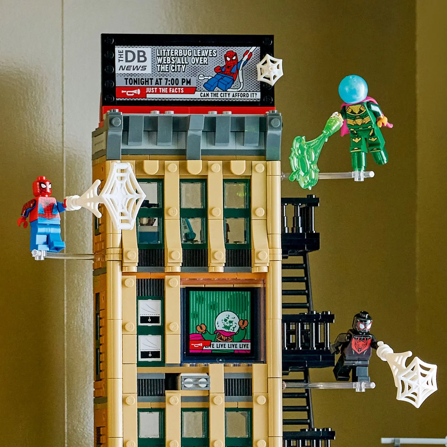 ספיידרמן נגד מיסטריו: עיתון הדיילי ביוגל Lego Marvel 76342