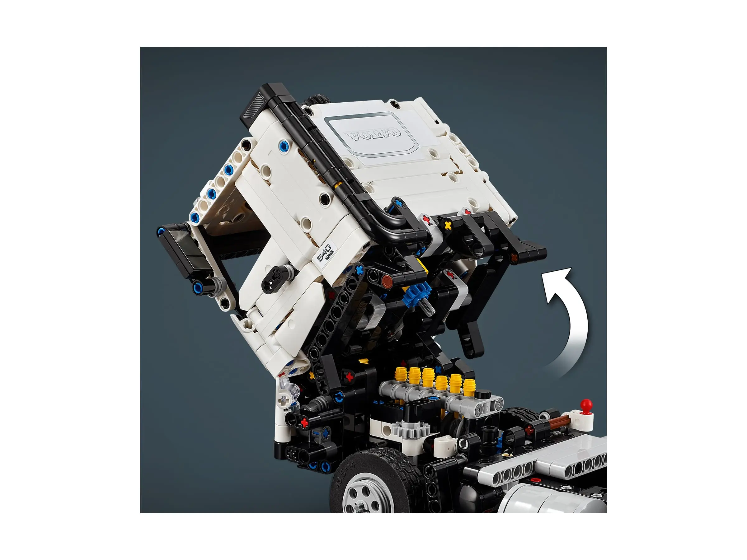 משאית Volvo FMX ומחפר חשמלי Lego Technic 42175