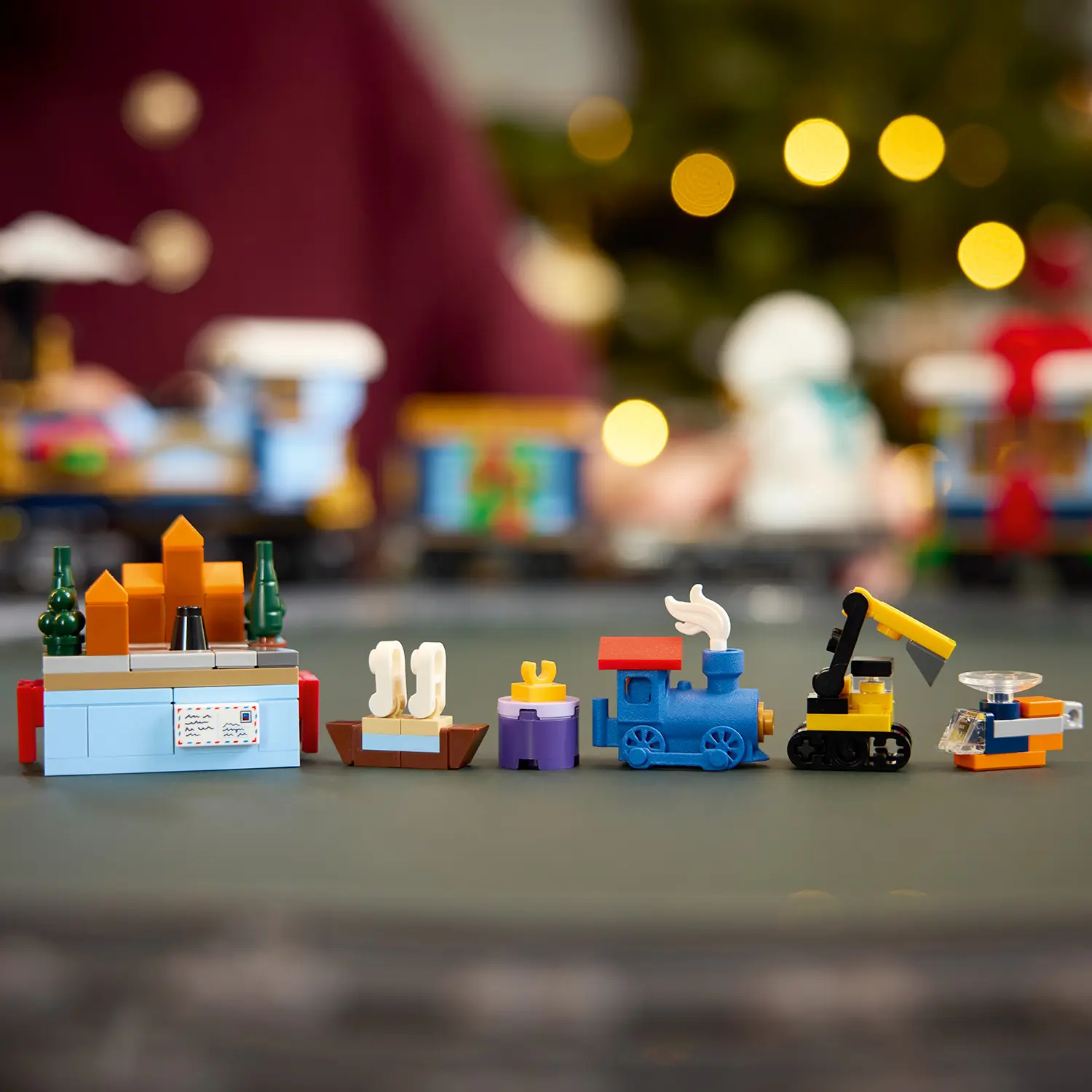 רכבת אקספרס לחגיגות Lego Icons 10361